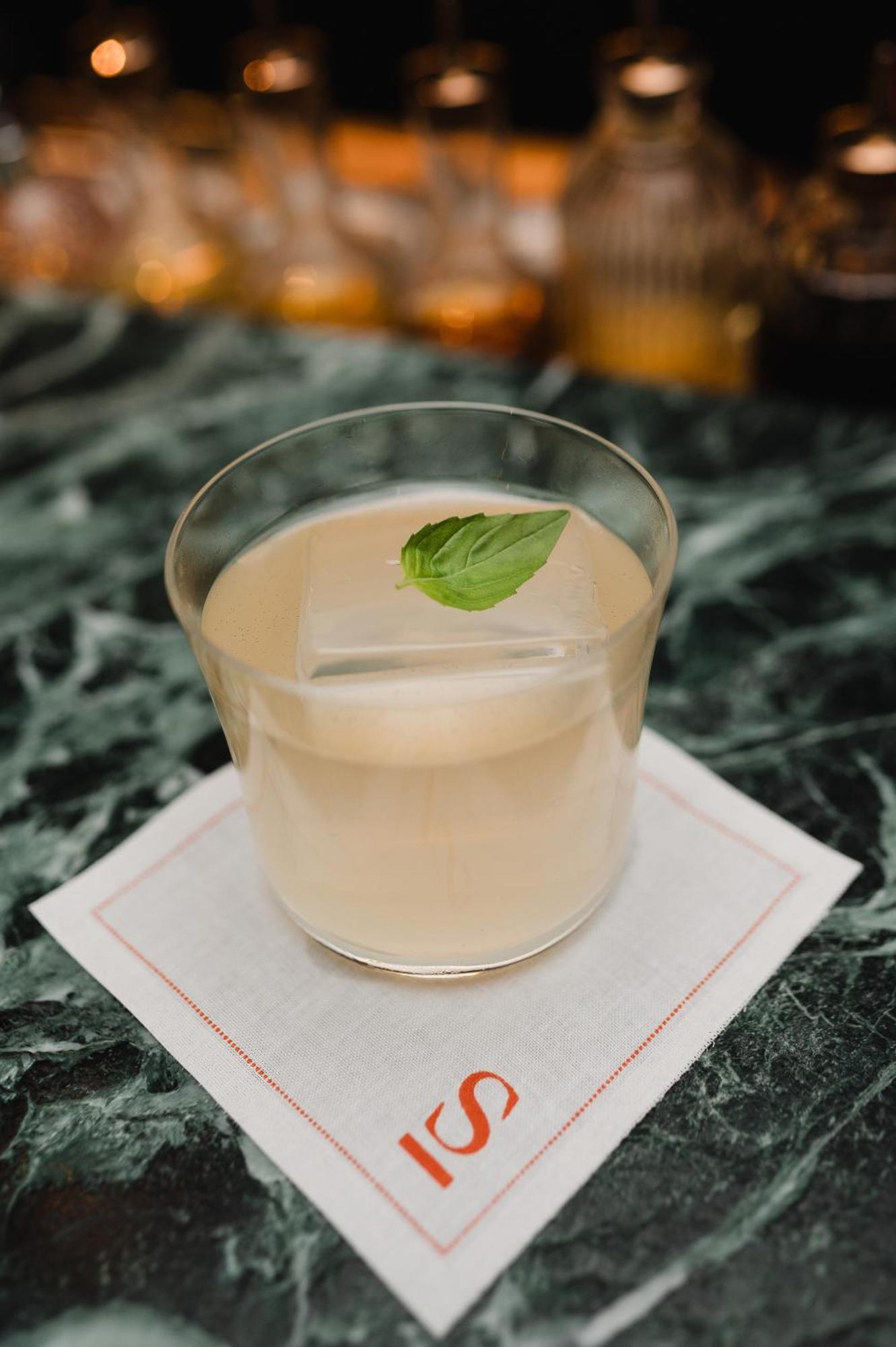 מלון Sly ברלין מראה חיצוני תמונה A Clover Club cocktail