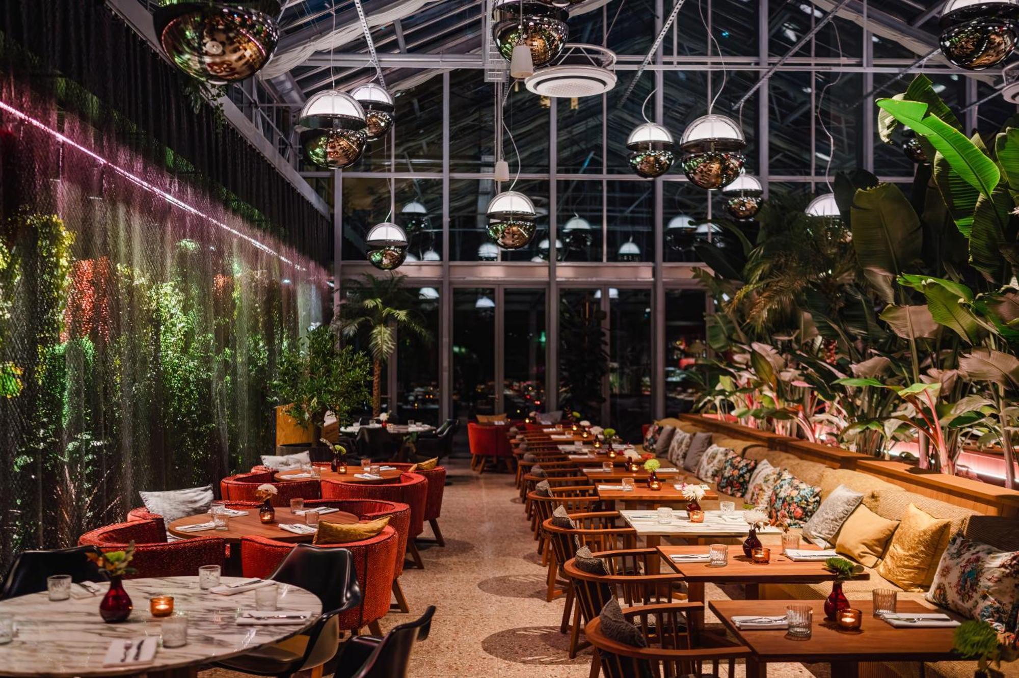 מלון Sly ברלין מראה חיצוני תמונה Restaurant Botanica